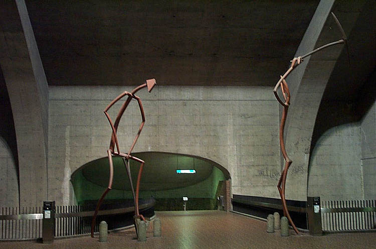 Sculptures de Germain Bergeron, station Monk