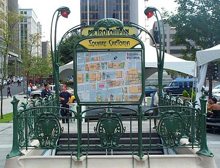 Entourage de métro parisien d'Hector Guimard, vue arrière