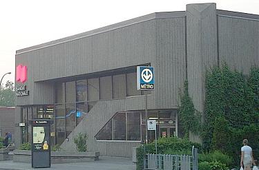 C&ocirc;te-des-Neiges Est  kiosk