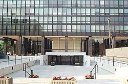 Entrance via Westmount Square