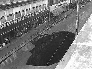 View of the sinkhole in rue Wellington