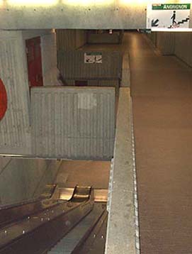 Escalators to the lower platform