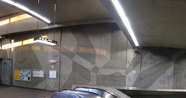 Bas-relief in a kiosk