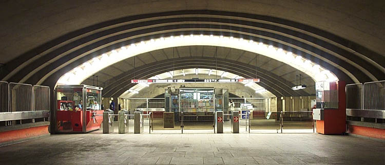 El entresuelo de la estación Langelier