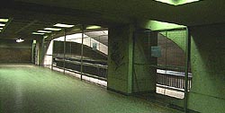 Balcon surplombant la mezzanine