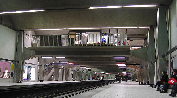 Piliers supportant la mezzanine