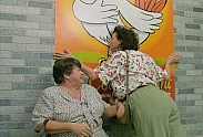 Mme Therrien (Pierrette Robitaille) a un petit creux