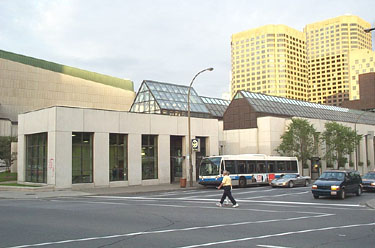 Jeanne-Mance exit