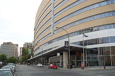 UQAM exit