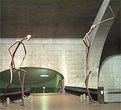 Sculptures, station Monk