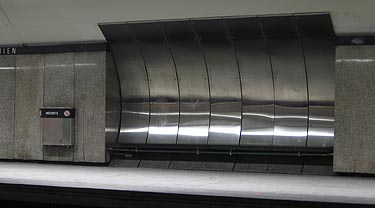 Banc courbé en inox