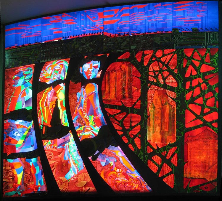 La vitralo «Hommage aux fondateurs de la ville de Montréal» de Pierre GABORIAU kaj Pierre OSTERRATH, en la stacidomo Berri-UQAM