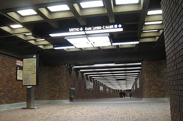 Tunnel to Edifice Gare Windsor
