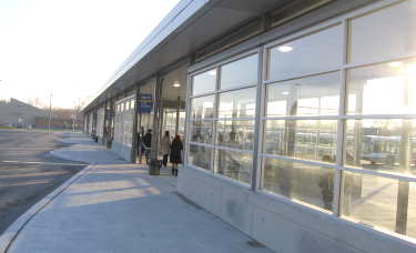 Bus terminal platform