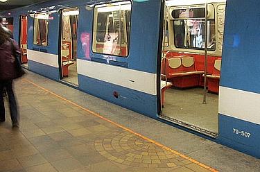 Carrelage demicirculaire indiquant la position des portes. ;) &agrave; Peter Nicoll.