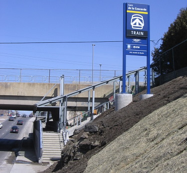 Underpass to inbound commuter train platform