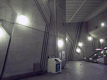 Mur en arri&egrave;re de la mezzanine