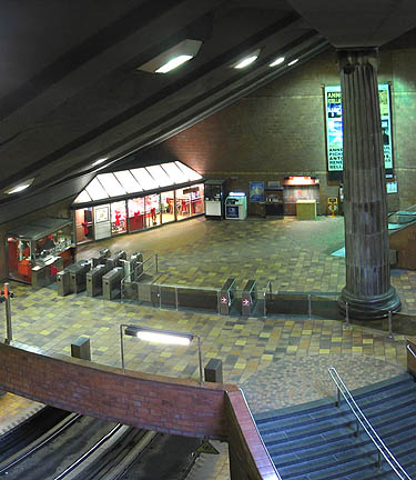 Vue en plong&eacute;e de la mezzanine