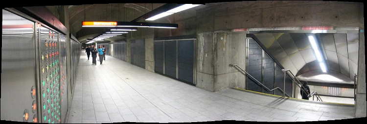 Access to Montmorency platform via connecting tunnel to Lajeunesse ticket hall