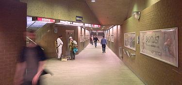 Corridor to Laval and Henri-Bourassa Nord entrance