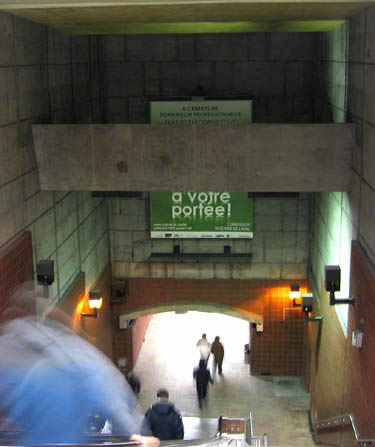 Stairwell to platforms