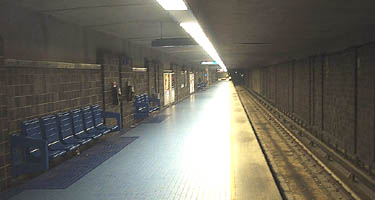 Saint-Michel line platform