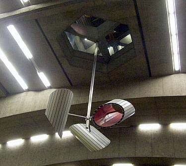 Bottom element of the mobile