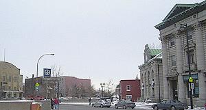Place Saint-Henri, between rues Saint-Jacques and Notre-Dame