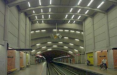 Progressive vaults over the great volume, with mobile by Jacques de Tonnancour