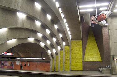 Progressive vaults over the great volume, with mobile by Jacques de Tonnancour