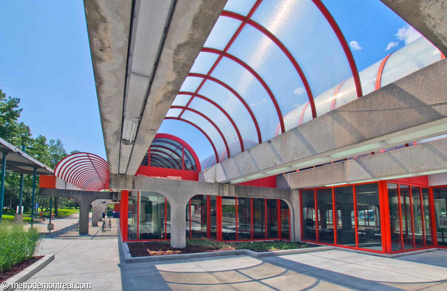 Domed overhang and framework extending beyond the station walls on the southeastern façade.