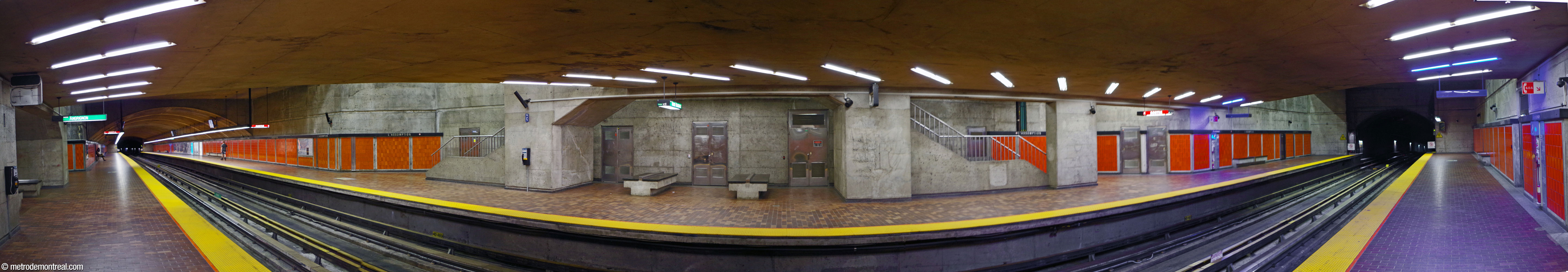 Panorama du quai Honoré-Beaugrand à partir de l'espace sous la mezzanine. À gauche, la portion construite en tunnel.