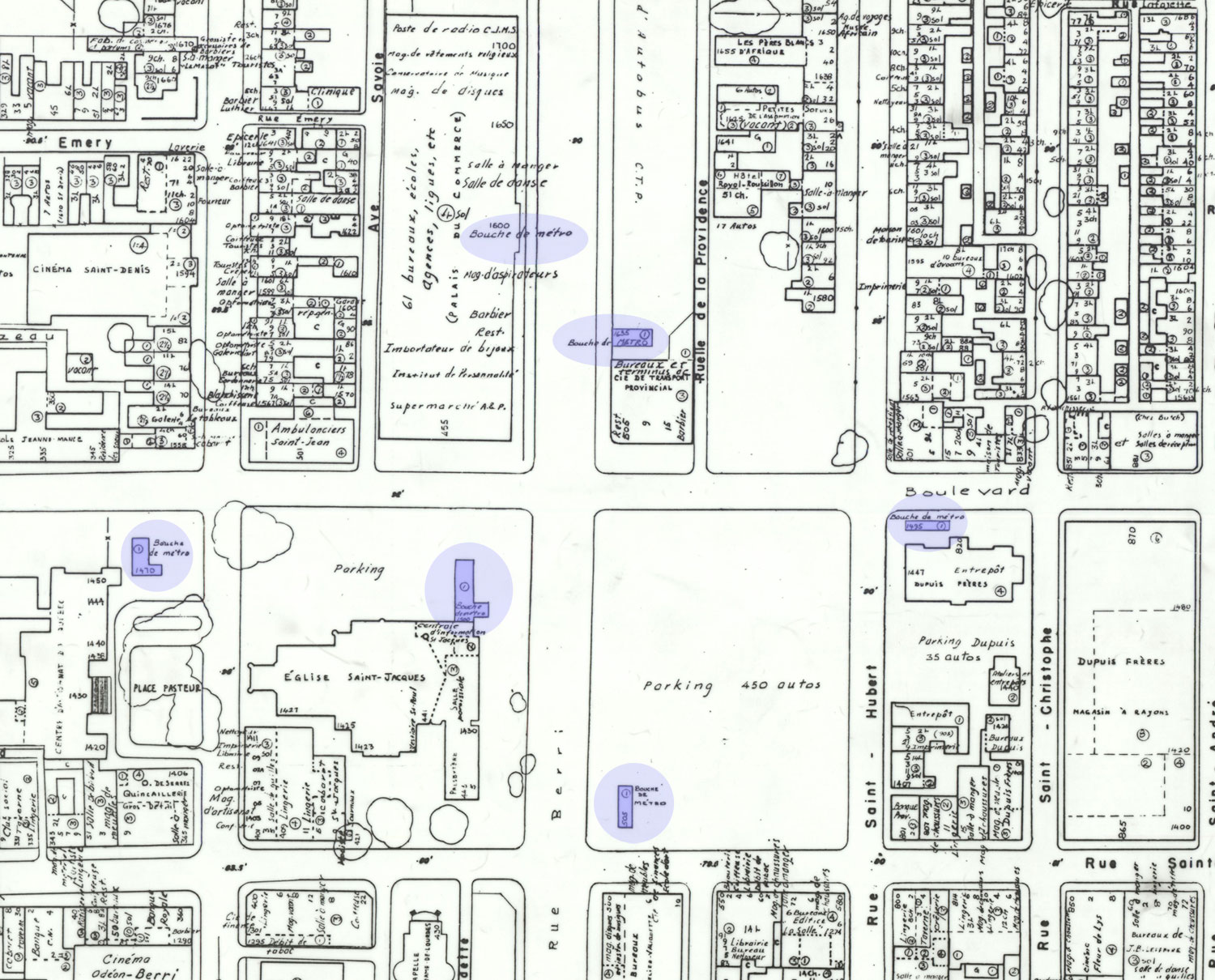 Plan des accès de la station en 1969, dont cinq édicules temporaires.