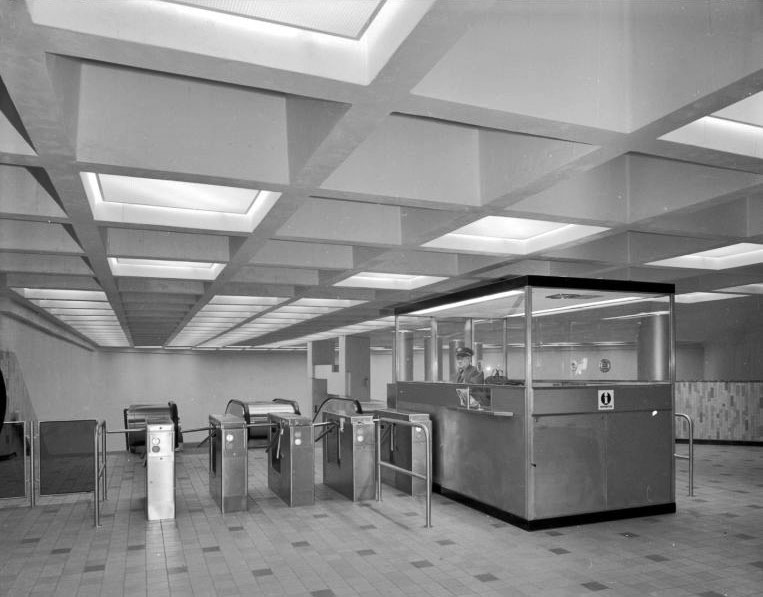 La salle de contrôle en 1966.