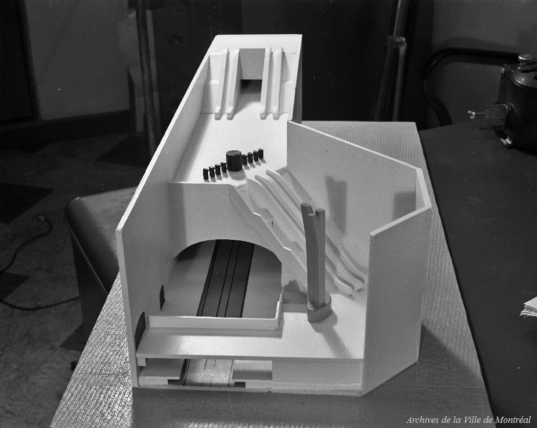 Maquette architecturale du grand volume de la station.