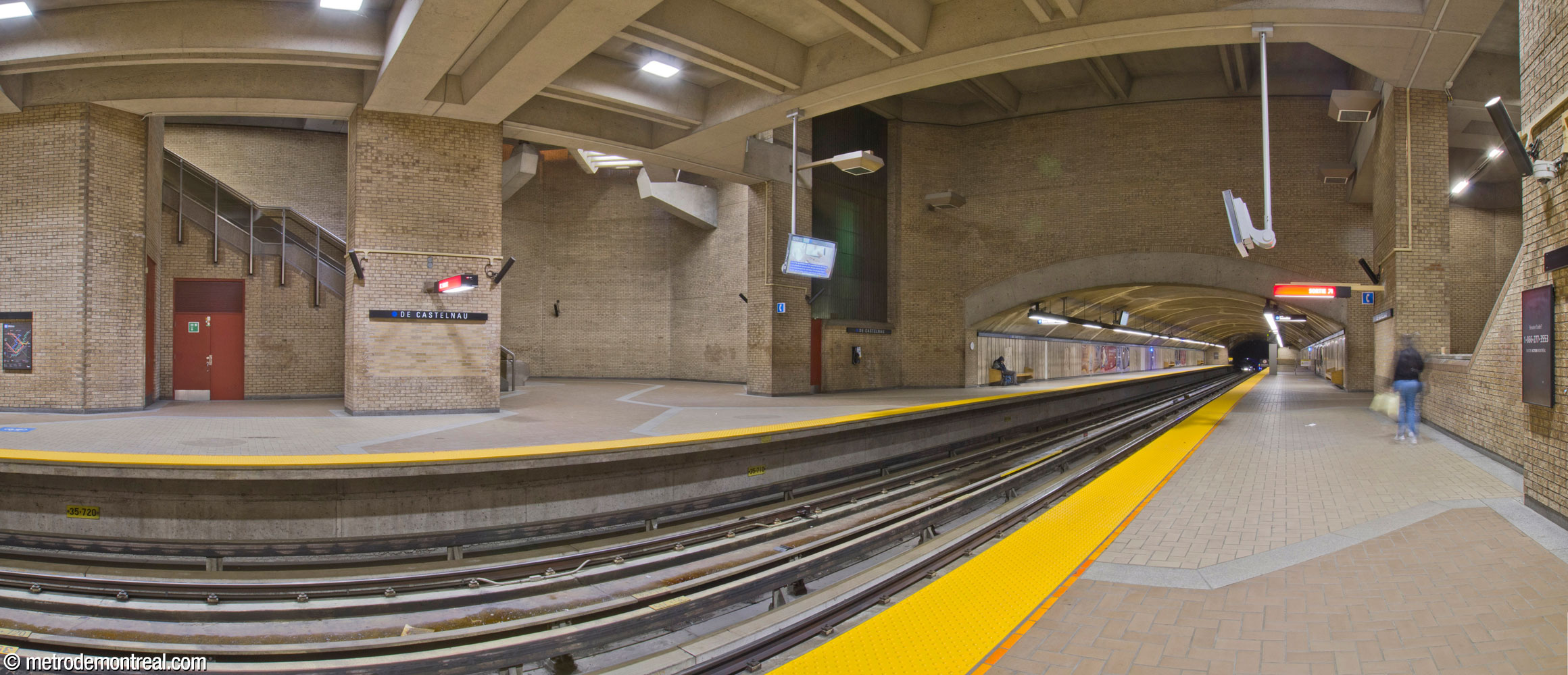 Panorama of the main volume showing the side aisle of the Saint-Michel platform from across the tracks.