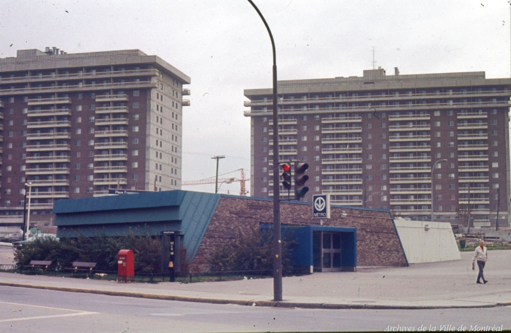L'ancien édicule de la station, avant 1999.