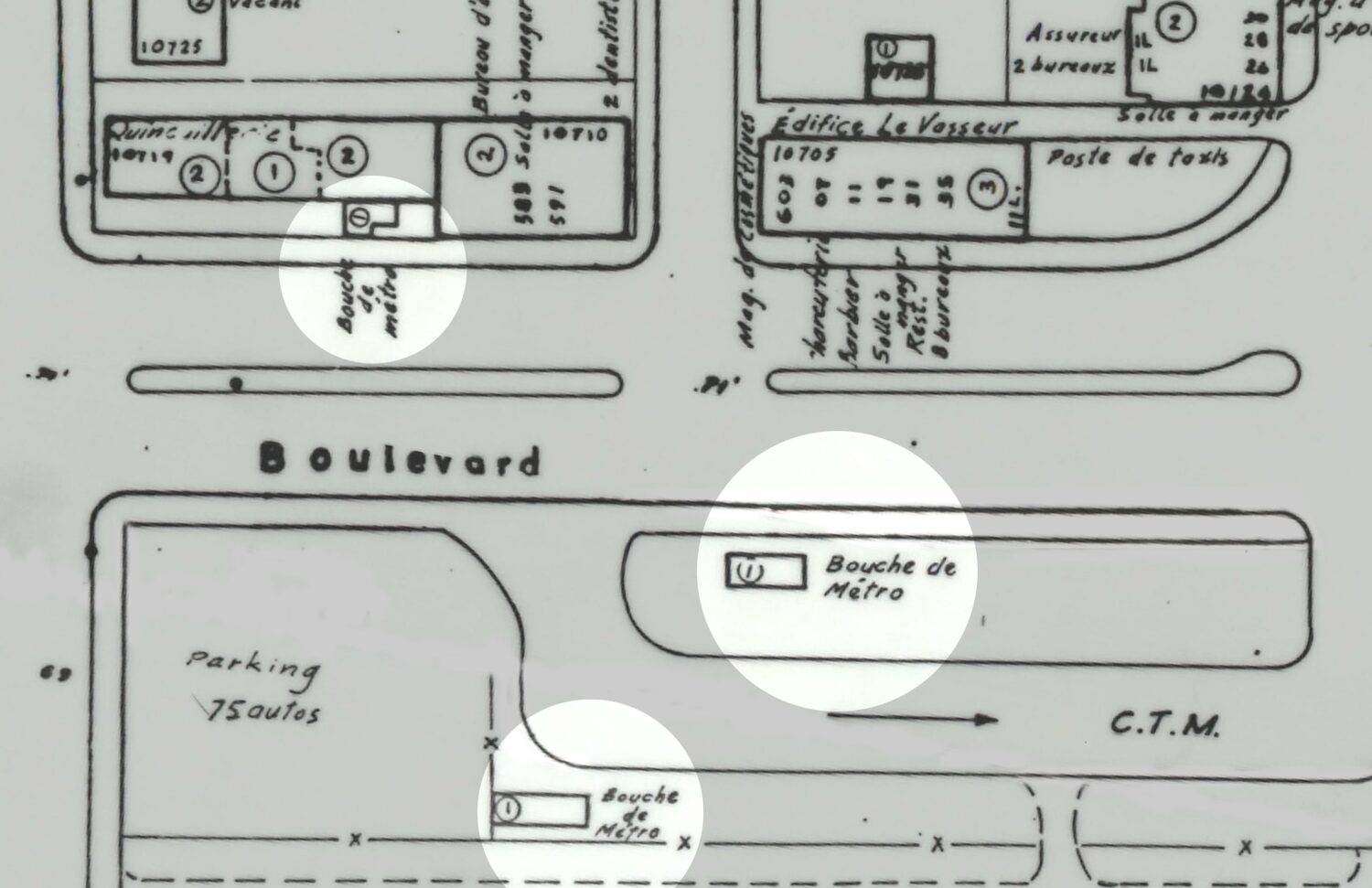 Plan indiquant la position des trois accès initiaux sur le boulevard Henri-Bourassa à l'est de la rue Lajeunesse.