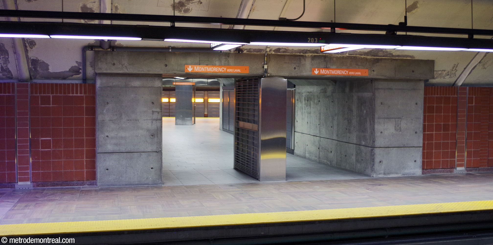 Le deuxième tunnel entre le quai terminus et le quai Montmorency, plus court et situé près de la queue des trains.