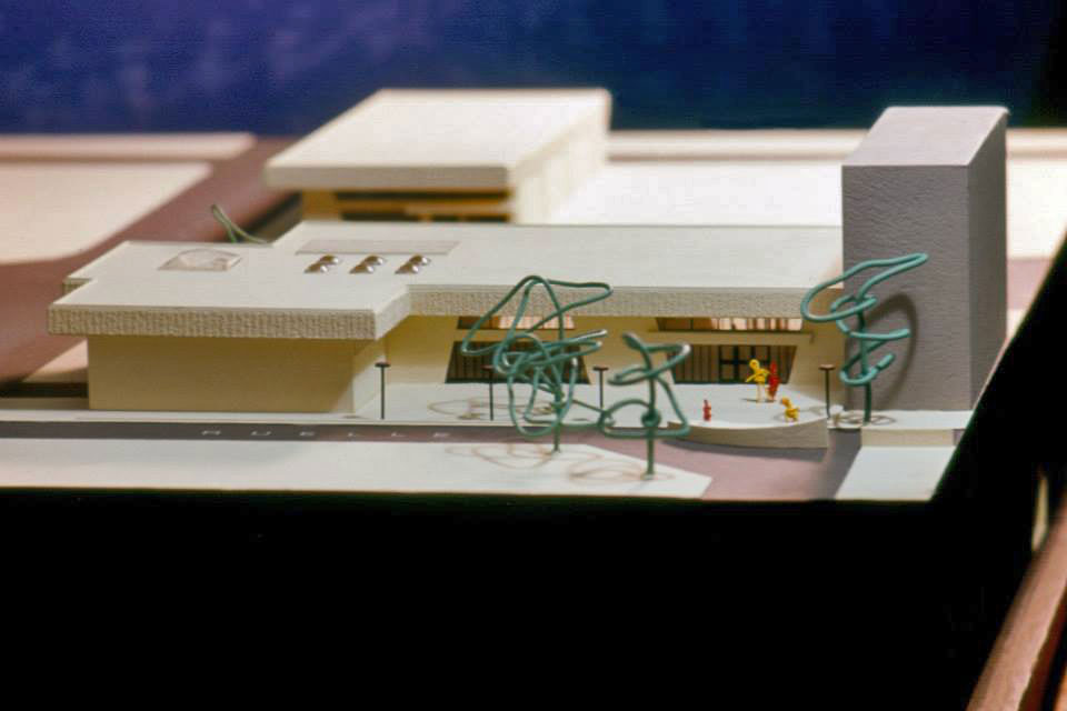 Maquette architecturale des édicules de la station.