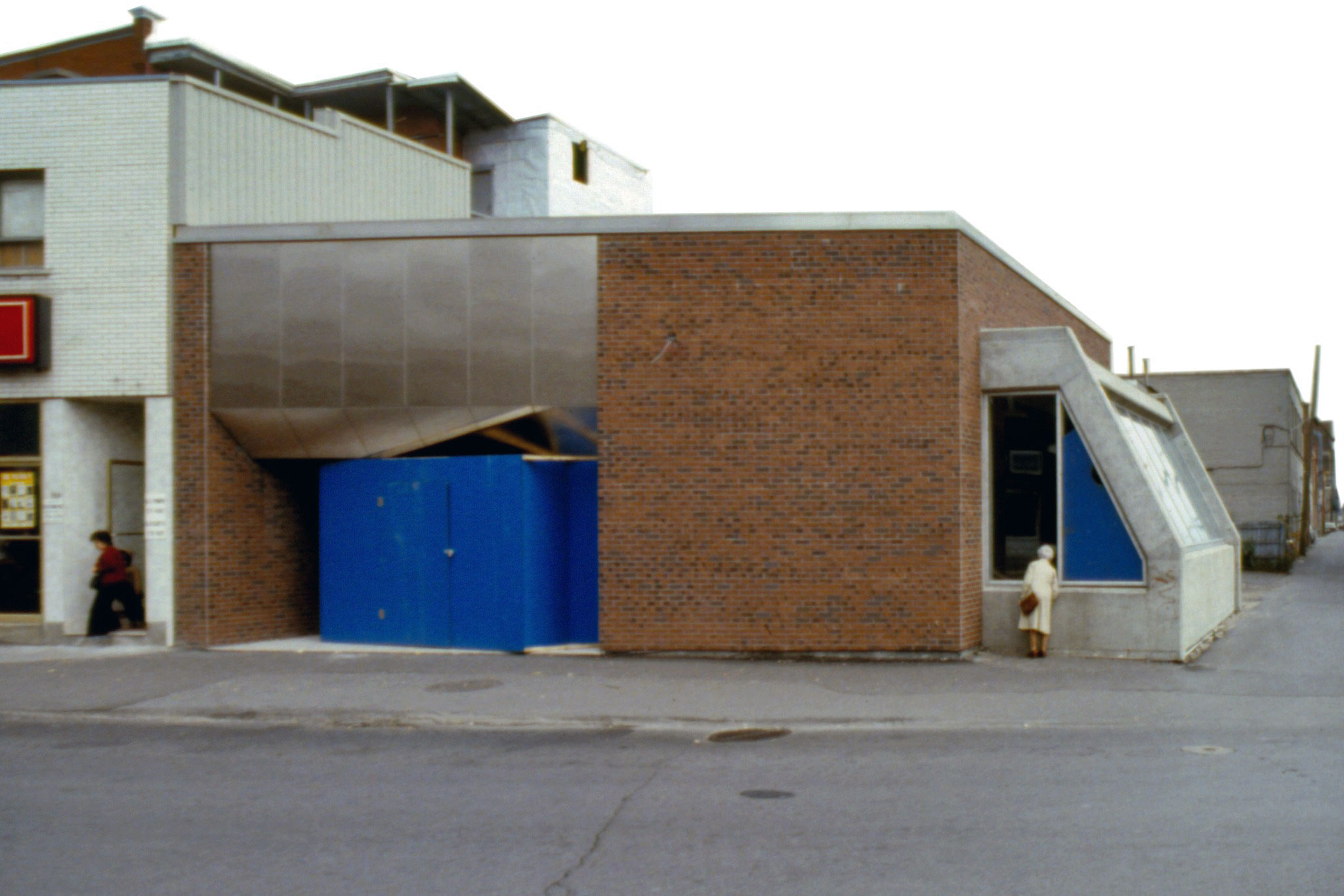 L'édicule Saint-Hubert en chantier, vers 1984.