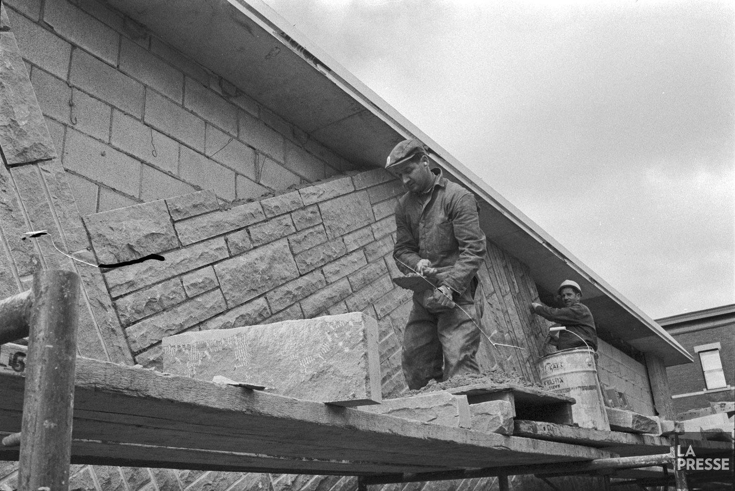 L'édicule sud en chantier en octobre 1965.