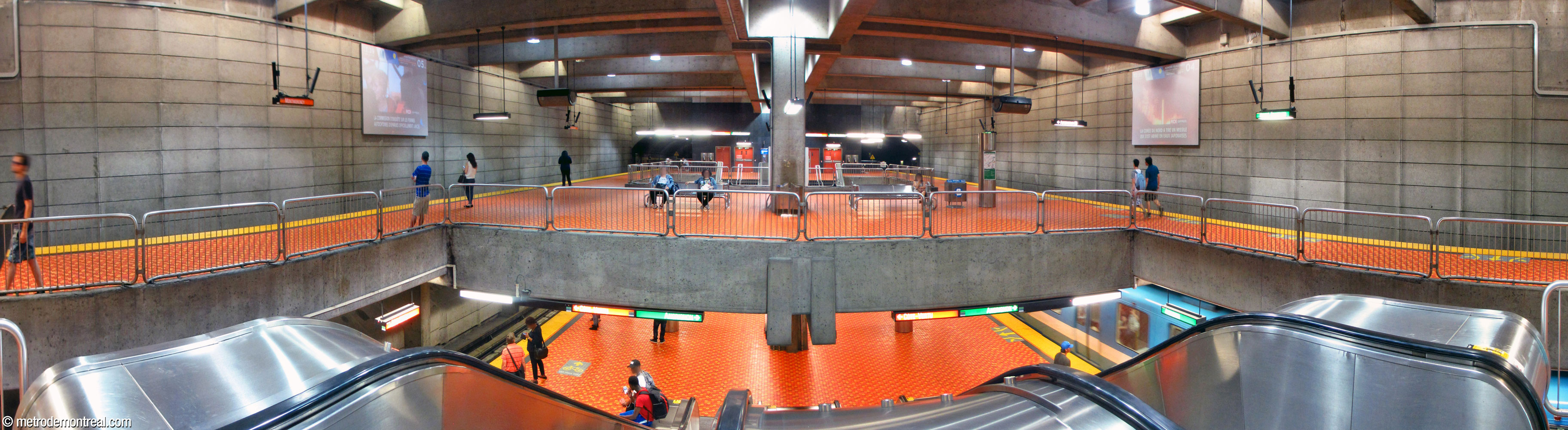 Le grand volume de la section ouest de la station au-dessus des quais supérieur et inférieur.