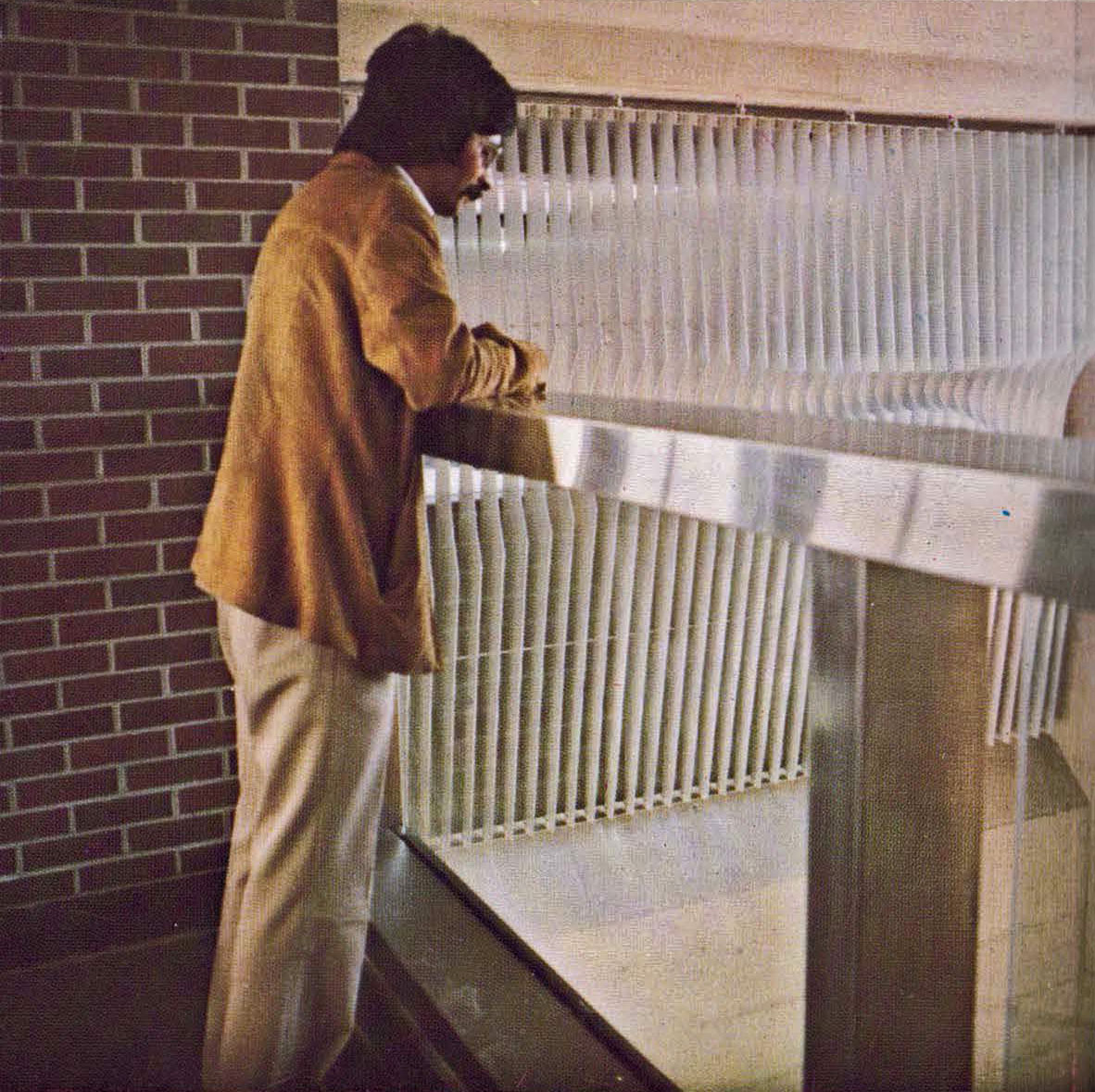 The overlook in the headhouse as it was originally designed, with half-height barriers rather than full-height windows, with Jean-Jacques Besner’s sculptural grille in full view.