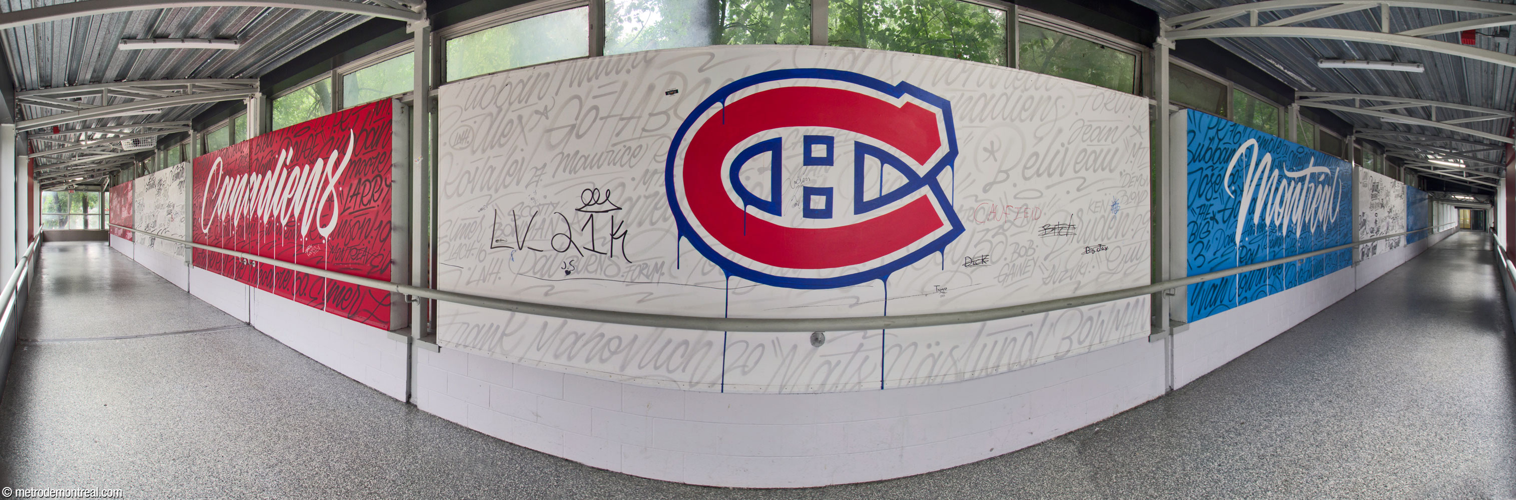 Panorama of the mural by Cam Harapiak in the passage to the train station, commemorating the Montreal Canadiens and their most famous players.