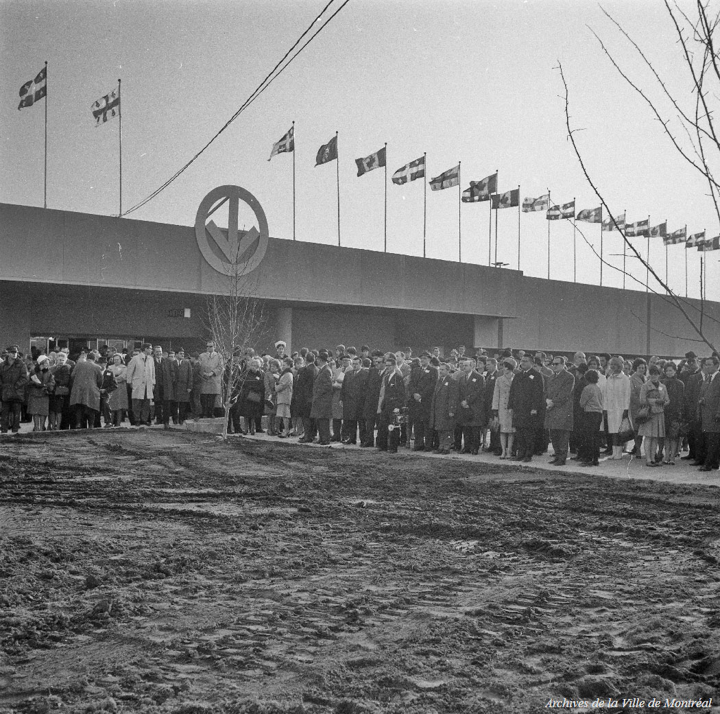 The inauguration ceremony for the station and the yellow line, March 31, 1967. The station was opened to passengers the next day.