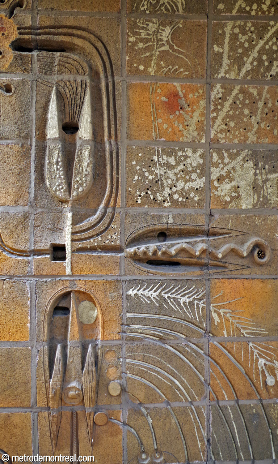 Detail of one of the reliefs by Maurice Savoie.