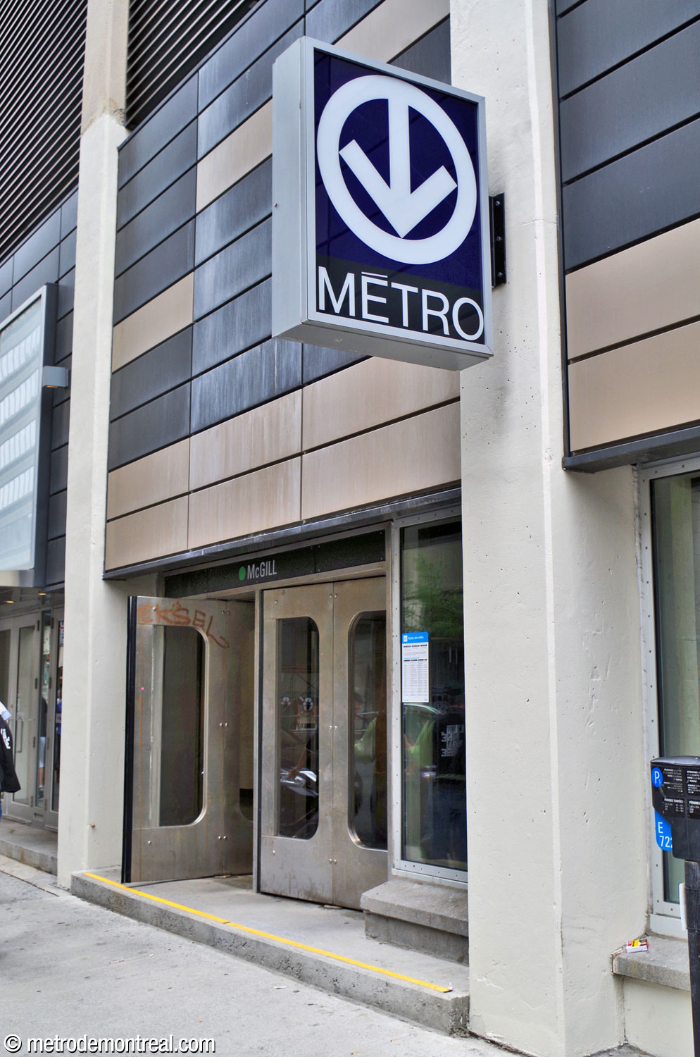 Exterior of the Union Nord entrance, in the ground floor of 2021 Union.