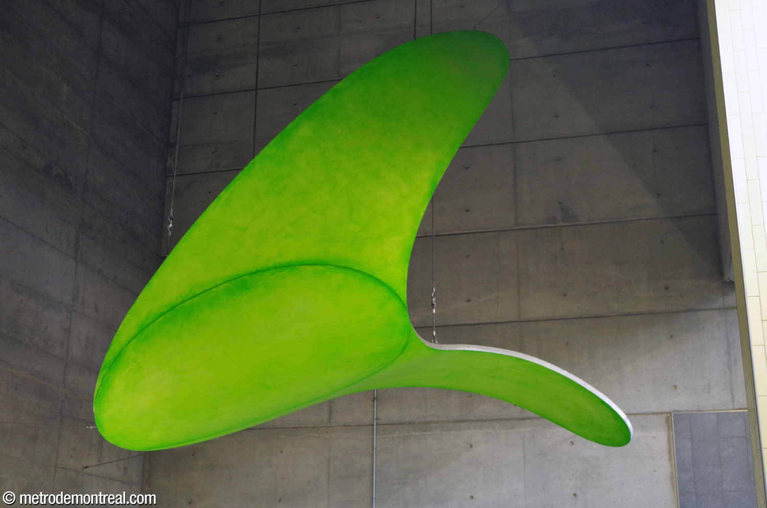 One of the elements of Hélène Rochette's artwork Les fluides, painted lime green.