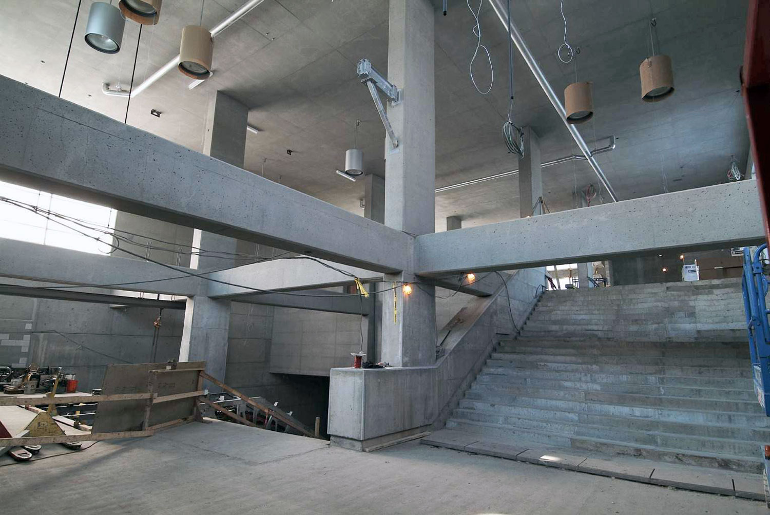 Construction of the concourse below the metro headhouse.